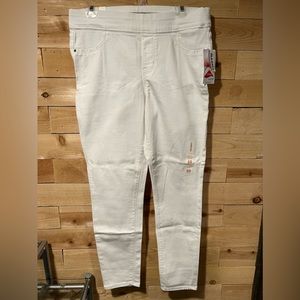 NEW Old Navy white Rockstar Jeggings